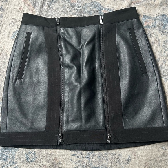 BCBG Max Azria Leather Skirt with Zipper Detail - Picture 2 of 6